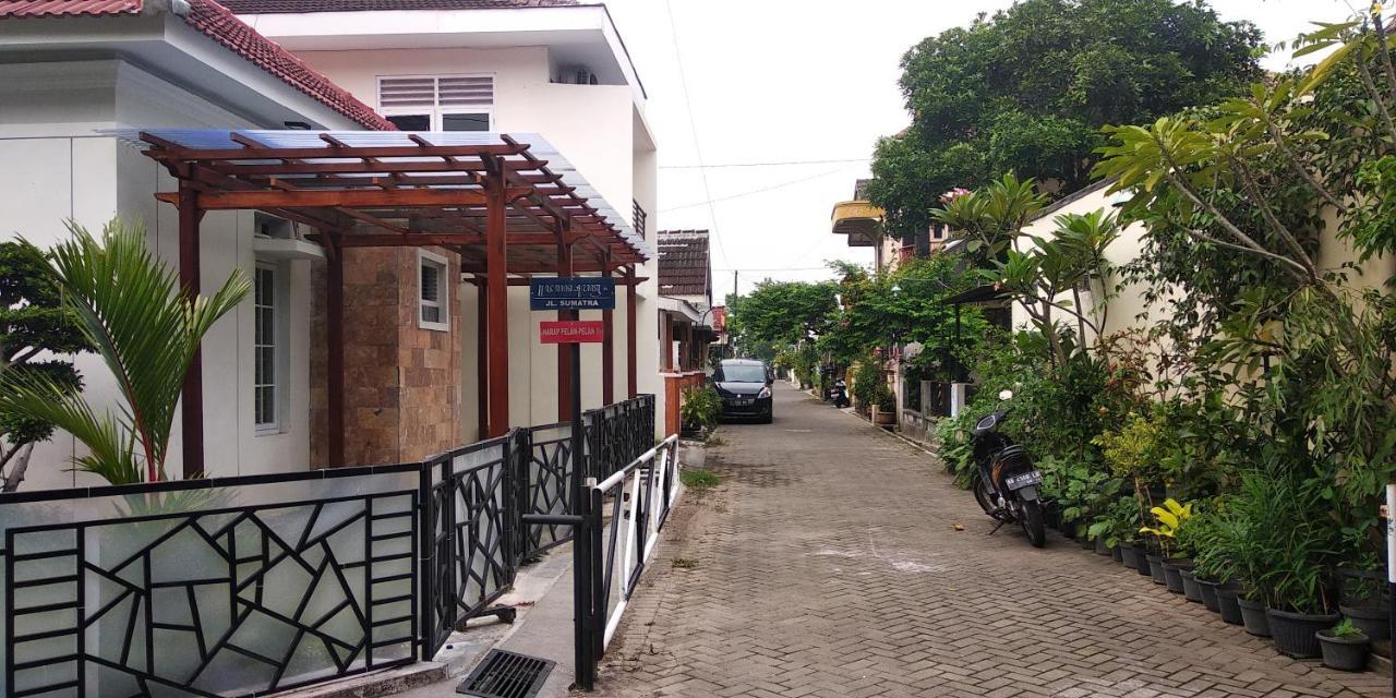Omah Inap D24 Syariah Near Universitas Aisyiah Yogyakarta Mitra Reddoorz Sleman  Esterno foto