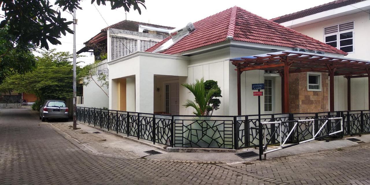 Omah Inap D24 Syariah Near Universitas Aisyiah Yogyakarta Mitra Reddoorz Sleman  Esterno foto